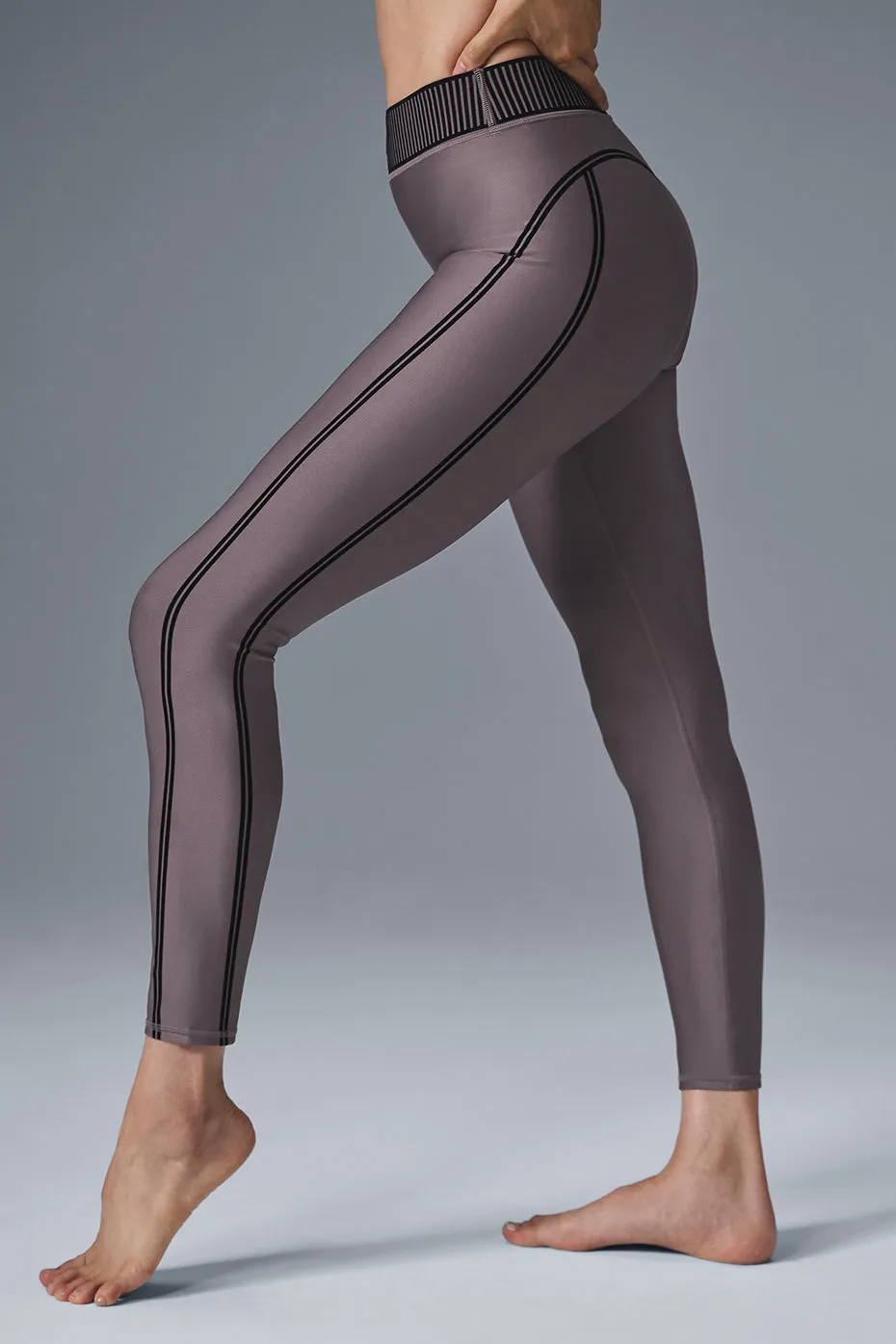 Airlift High-Waist 7/8 Line Up Legging - Raisinette sold by Alo Yoga product image thumbnail 2
