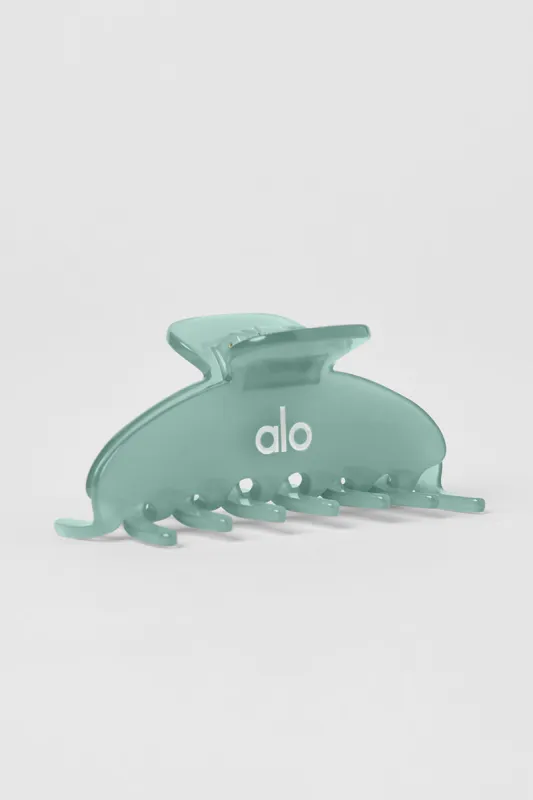 90's Claw Clip - Botanical Green sold by Alo Yoga