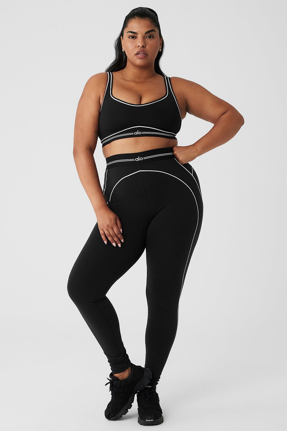 Airbrush Heart Throb Bra & Airbrush High-Waist Heart Throb Legging Set - Black/White sold by Alo Yoga product image thumbnail 5