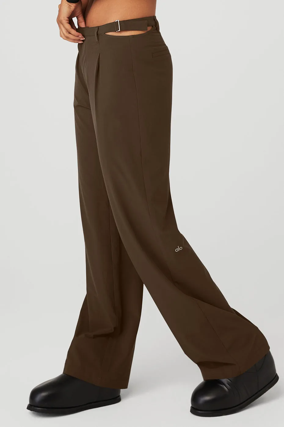 Mid-Rise Showdown Trouser - Espresso sold by Alo Yoga product image thumbnail 3
