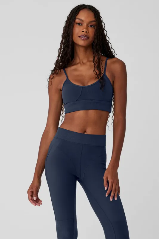 フィットネストップス [Alo Yoga] Alosoft Head Start Bra Alosoft Head Start Bra - Toasted Almond | ALO