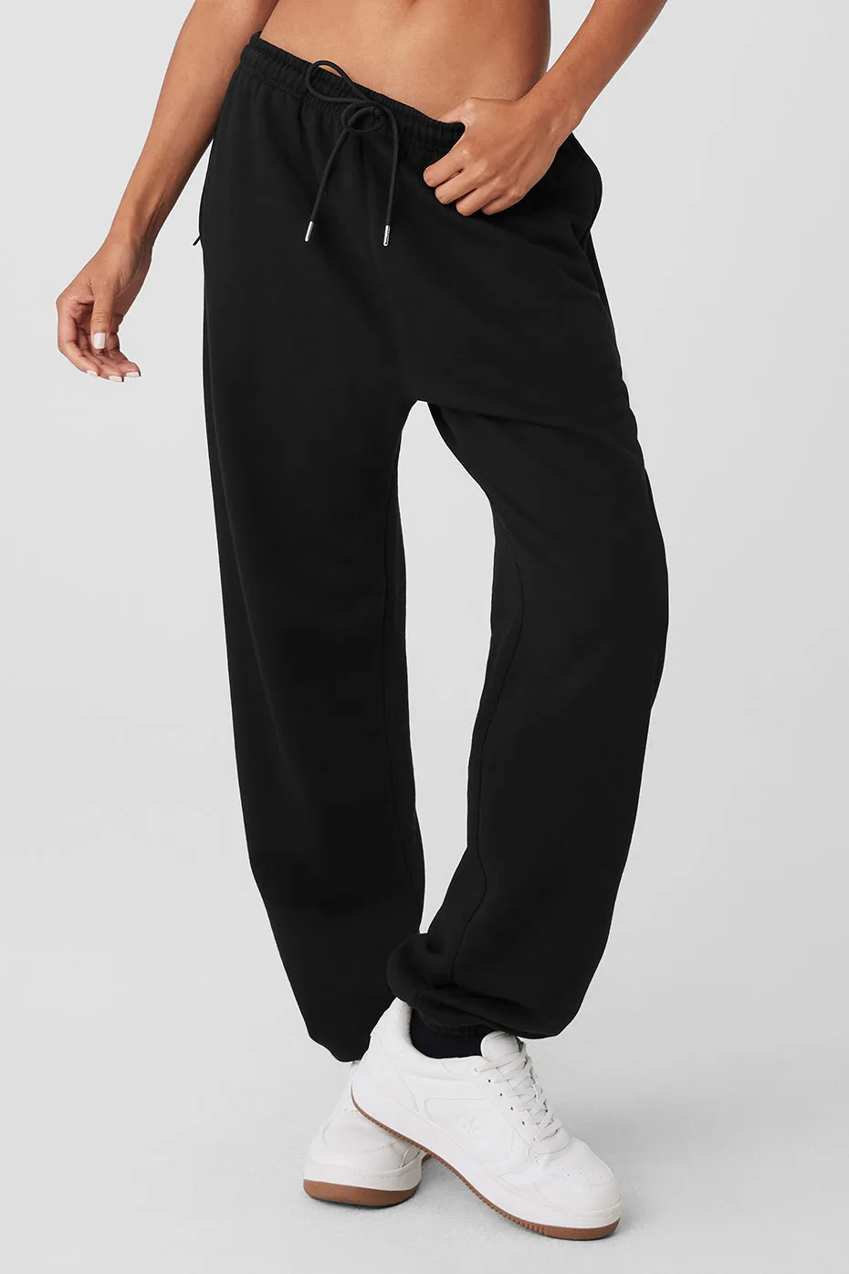 Chill Sweatpant - Black sold by Alo Yoga