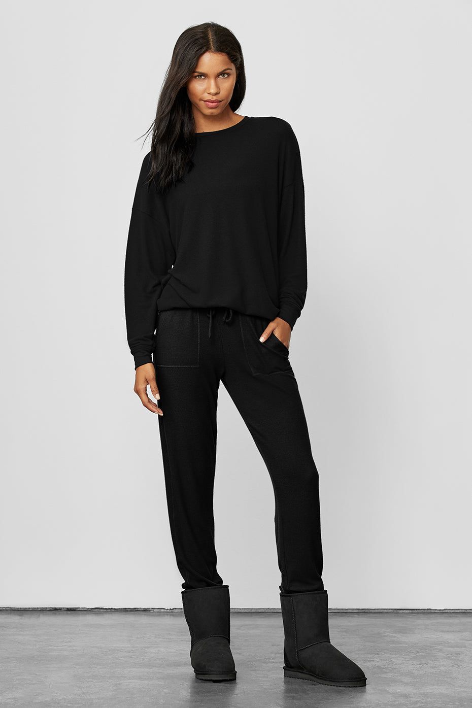 Soho Pullover & Soho Sweatpant Set - Black sold by Alo Yoga