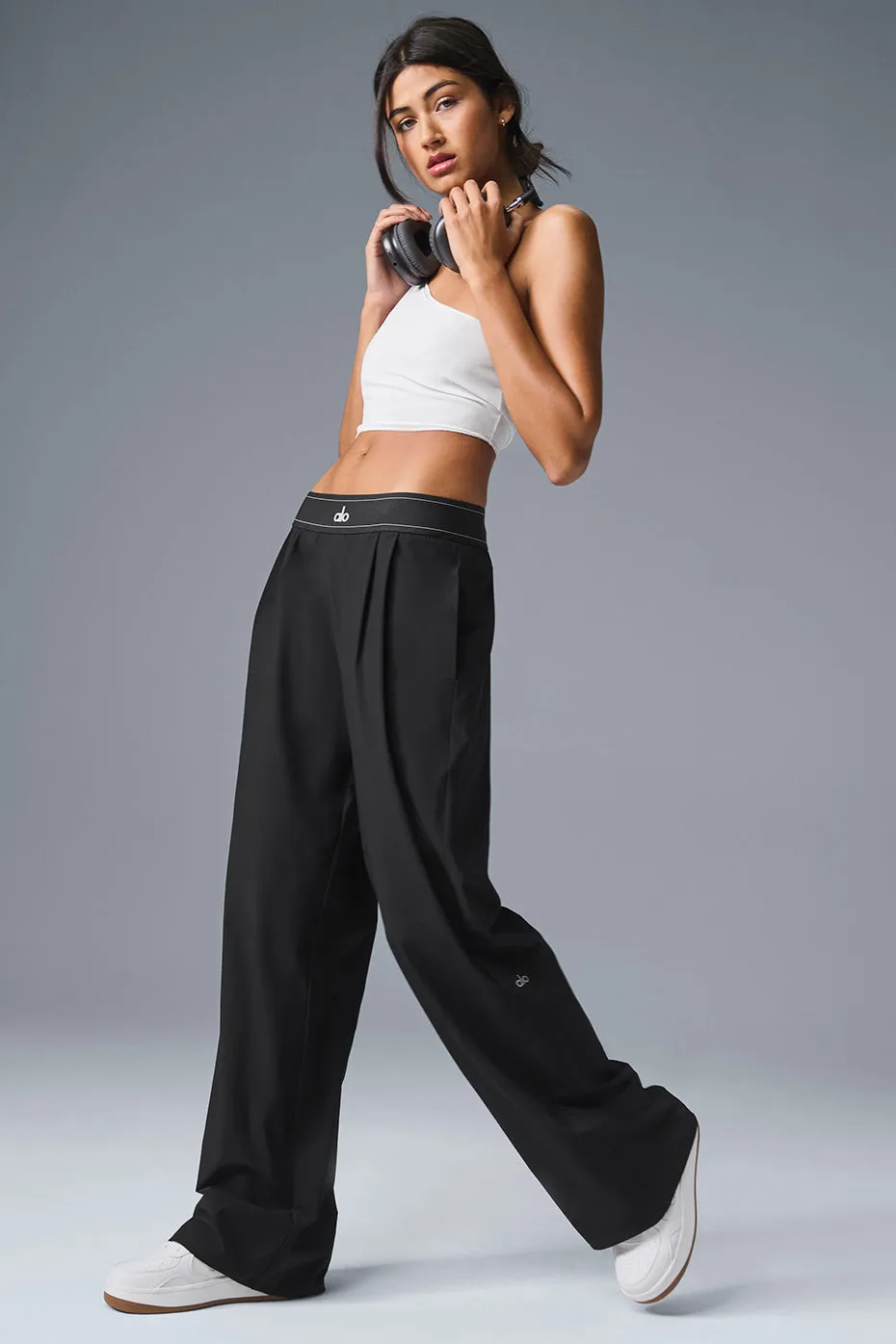 Suit Up Trouser (Regular) - Black sold by Alo Yoga