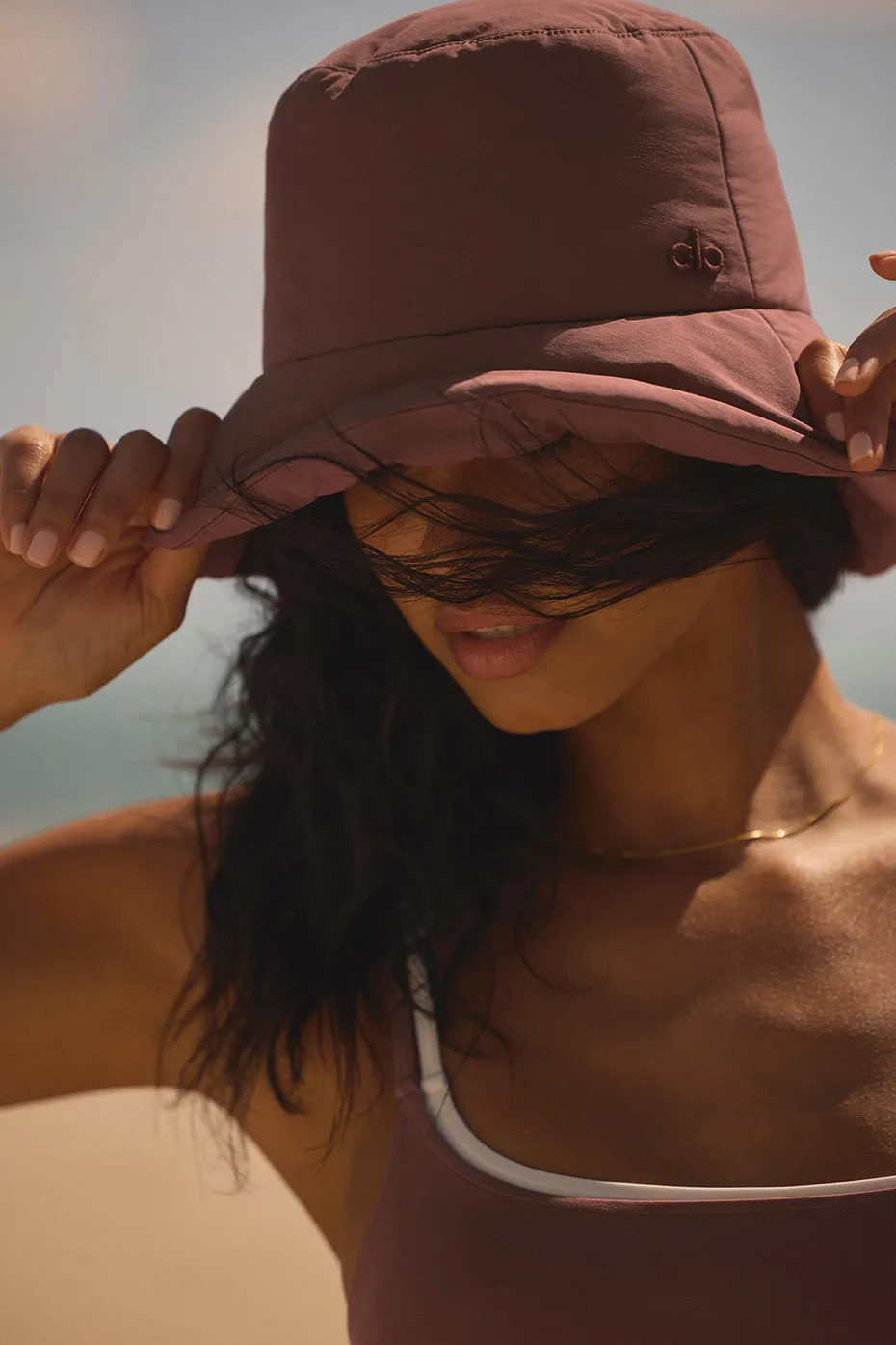 Good Shade Puffer Bucket Hat - Chestnut sold by Alo Yoga product image thumbnail 3