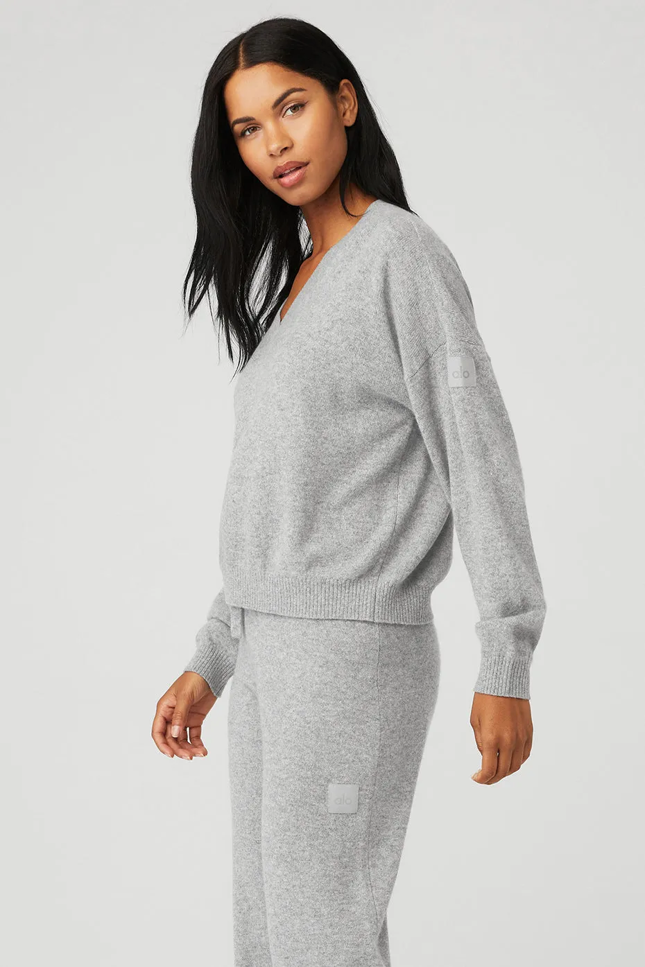 Cashmere Jet Set V-Neck Pullover - Dove Grey Heather sold by Alo Yoga product image thumbnail 3