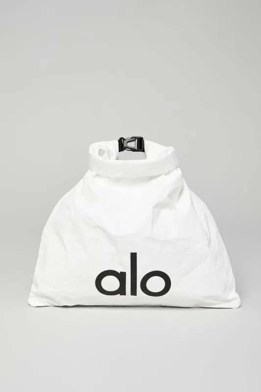 Keep It Dry Fitness Bag - White sold by Alo Yoga