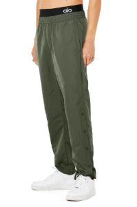 Legend Snap Pant - Dark Cactus sold by Alo Yoga