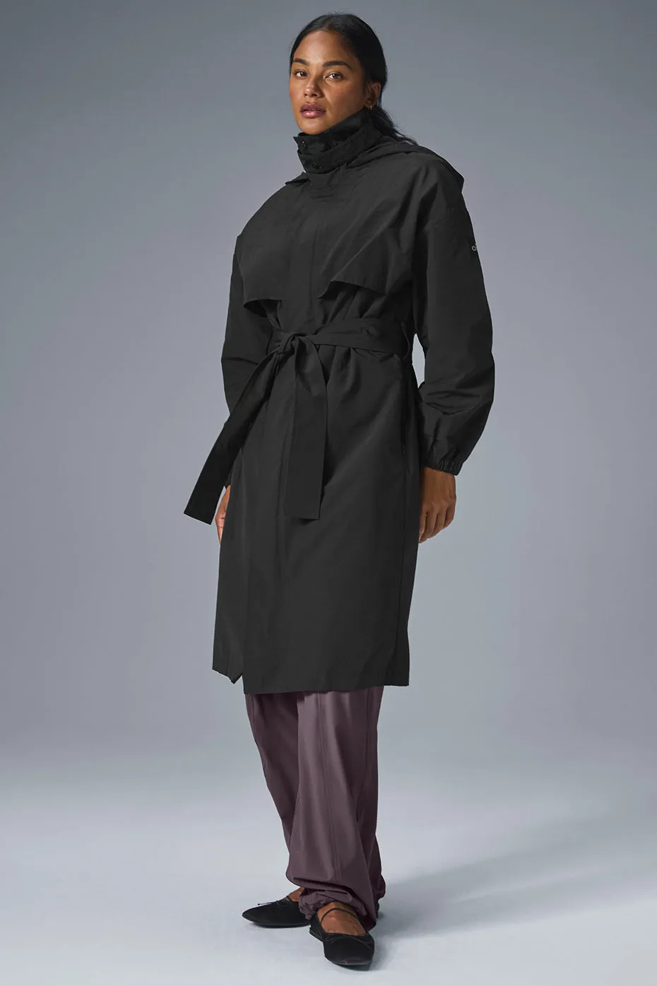 Crinkle On The Move Trench - Black sold by Alo Yoga product image thumbnail 4