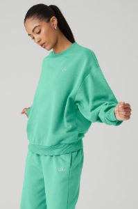 Accolade Crew Neck Pullover - Lettuce sold by Alo Yoga
