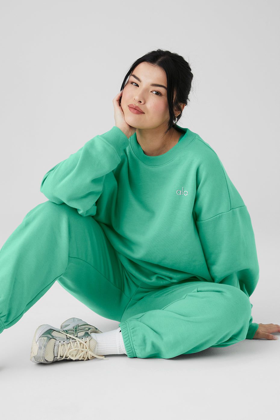 Accolade Crew Neck Pullover & Accolade Sweatpant Set sold by Alo Yoga product image thumbnail 41