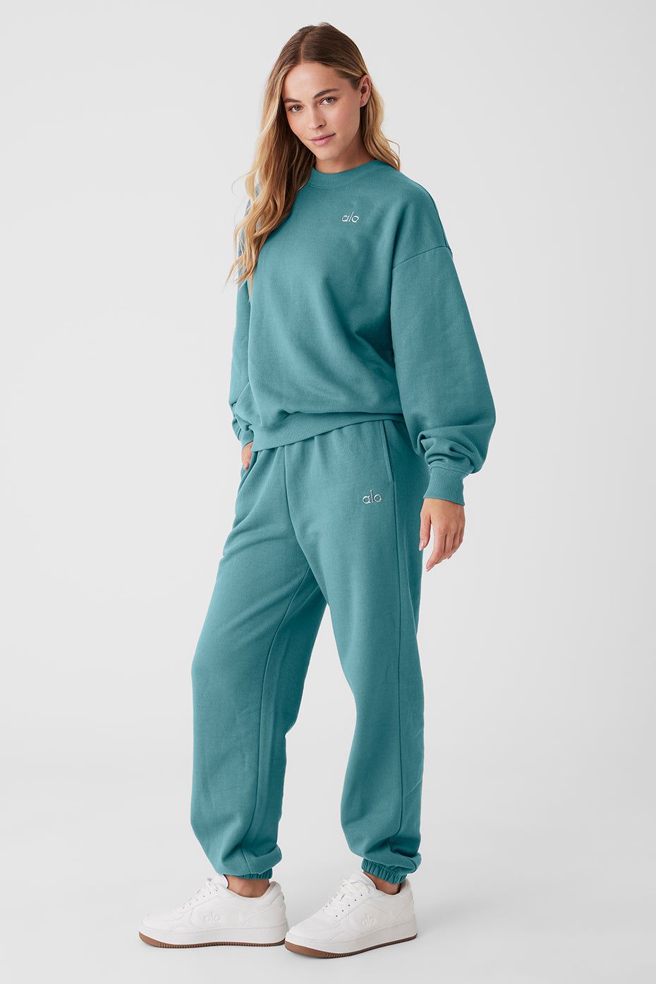 Accolade Crew Neck Pullover & Accolade Sweatpant Set sold by Alo Yoga product image thumbnail 43