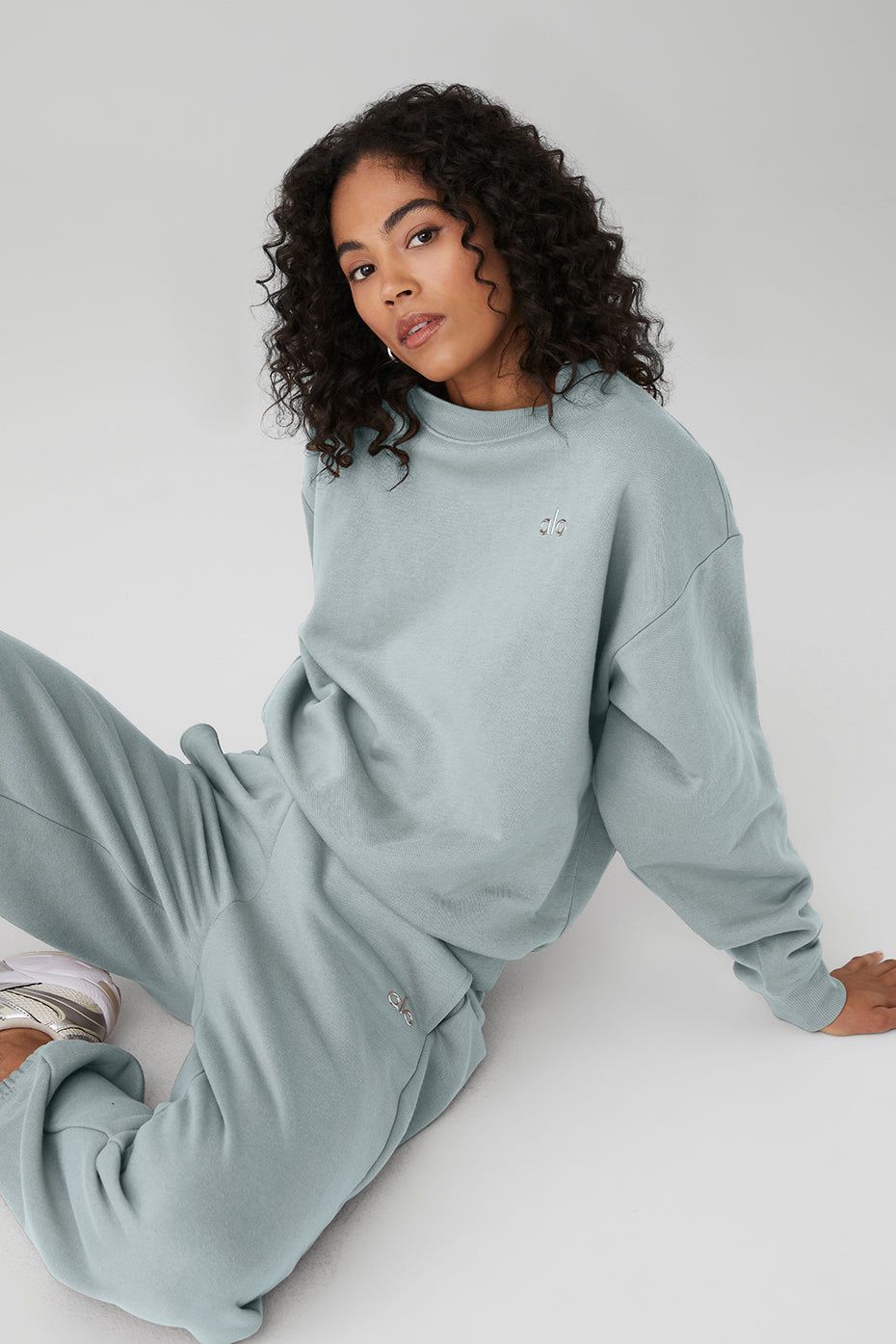 Accolade Crew Neck Pullover & Accolade Sweatpant Set sold by Alo Yoga product image thumbnail 33