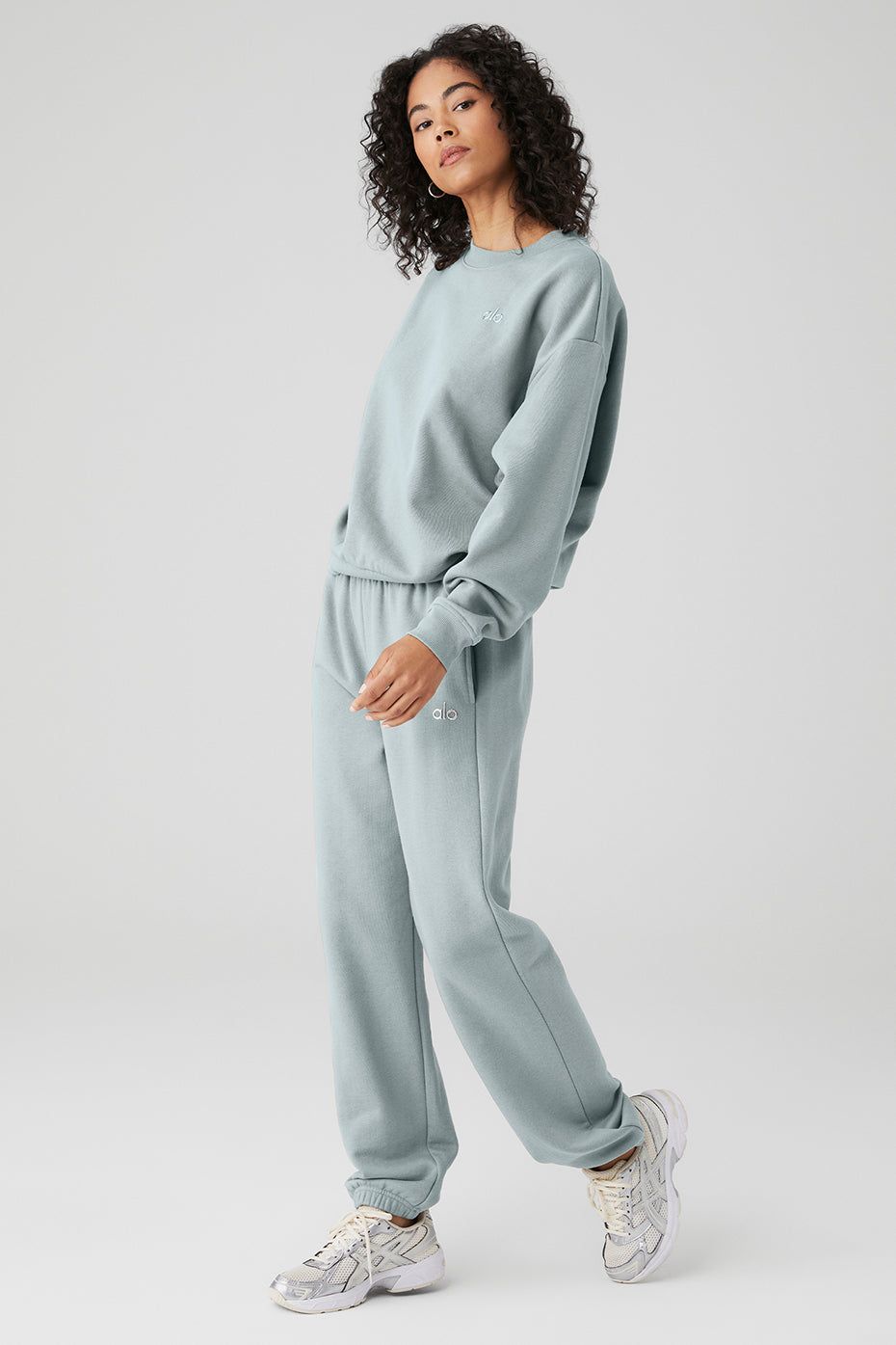 Accolade Crew Neck Pullover & Accolade Sweatpant Set sold by Alo Yoga product image thumbnail 32
