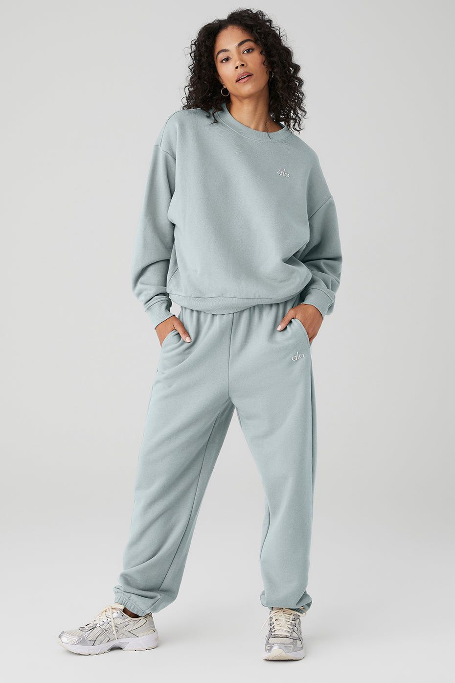 Accolade Crew Neck Pullover & Accolade Sweatpant Set sold by Alo Yoga product image thumbnail 30