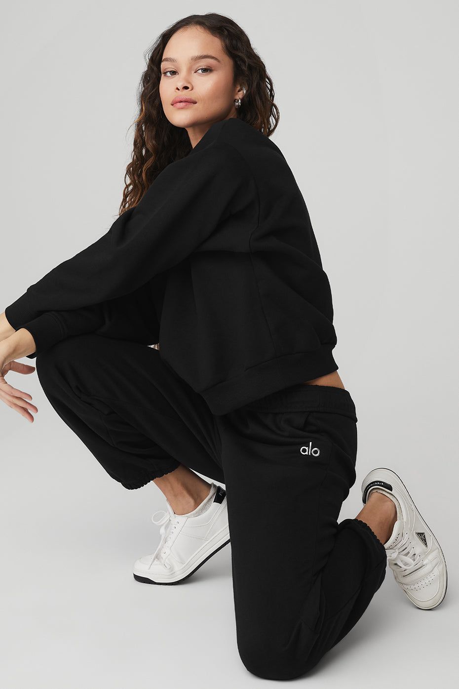 Accolade Crew Neck Pullover & Accolade Sweatpant Set sold by Alo Yoga product image thumbnail 29