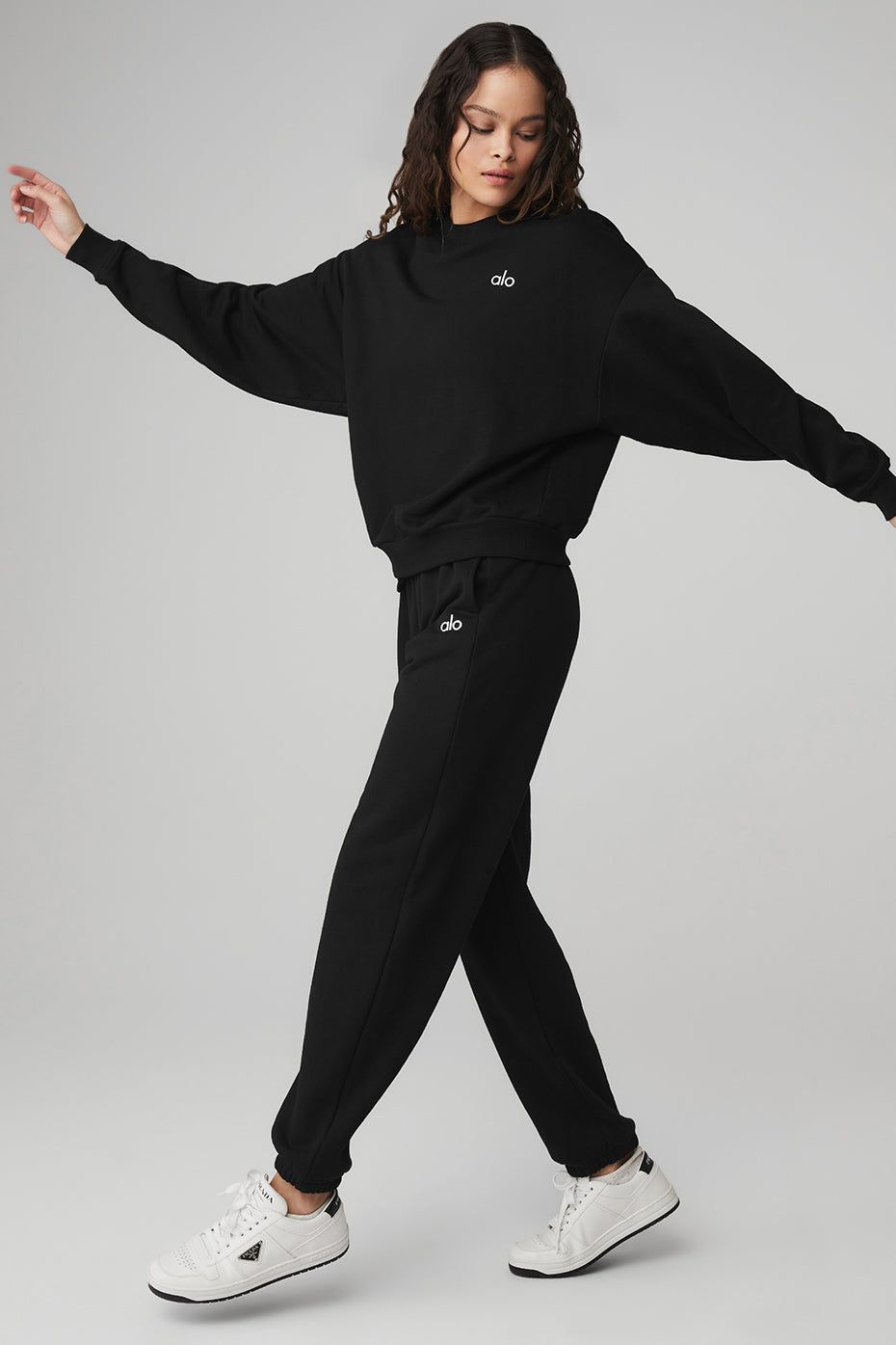 Accolade Crew Neck Pullover & Accolade Sweatpant Set sold by Alo Yoga product image thumbnail 28