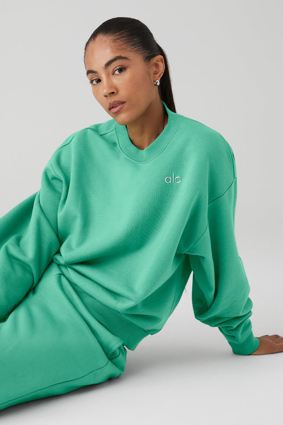 Accolade Crew Neck Pullover & Accolade Sweatpant Set sold by Alo Yoga product image thumbnail 37