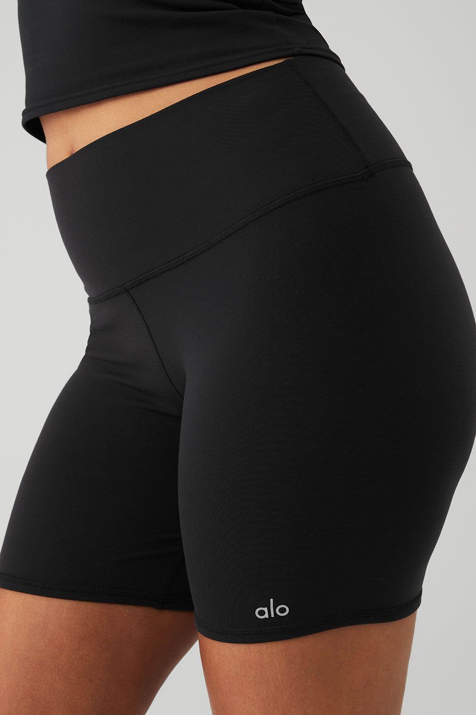 Airbrush Real Bra Tank & 5" Airbrush High-Waist Biker Short Set sold by Alo Yoga product image thumbnail 4