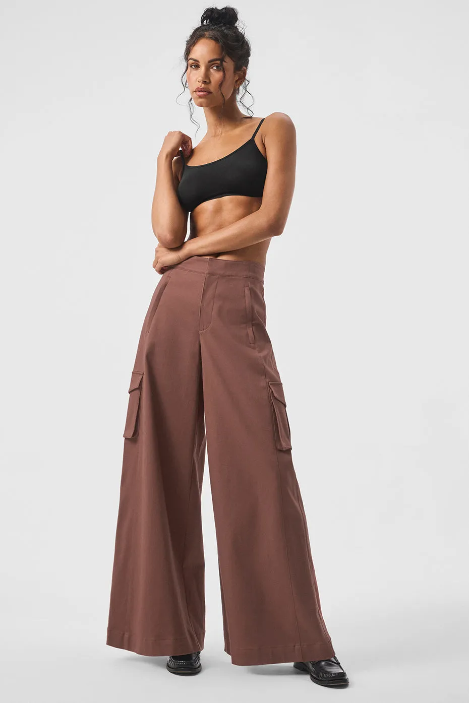 Show Off Cargo Wide Leg Trouser - Chestnut sold by Alo Yoga