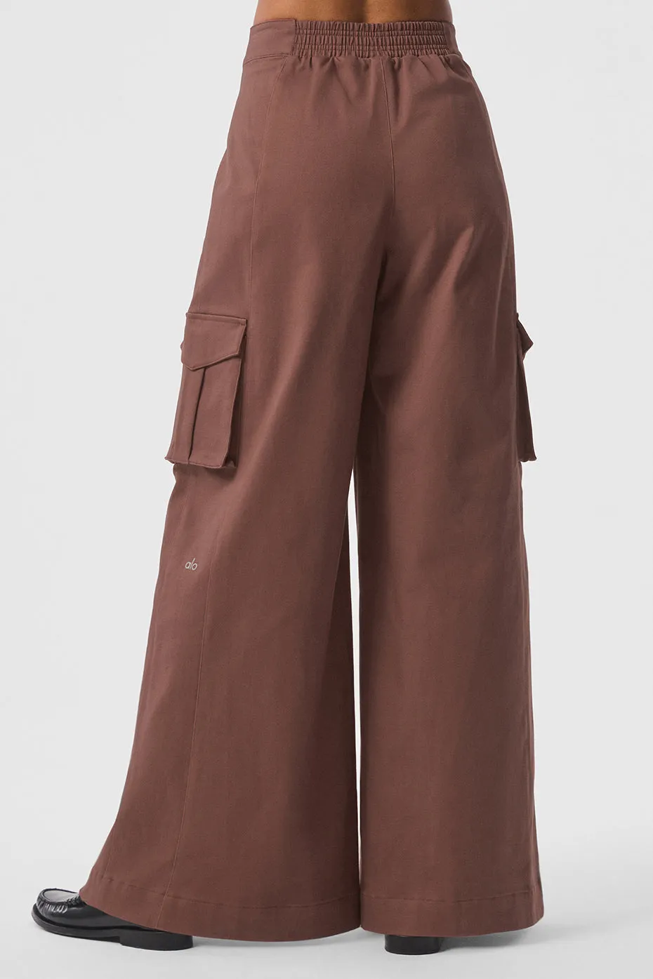 Show Off Cargo Wide Leg Trouser - Chestnut sold by Alo Yoga product image thumbnail 3