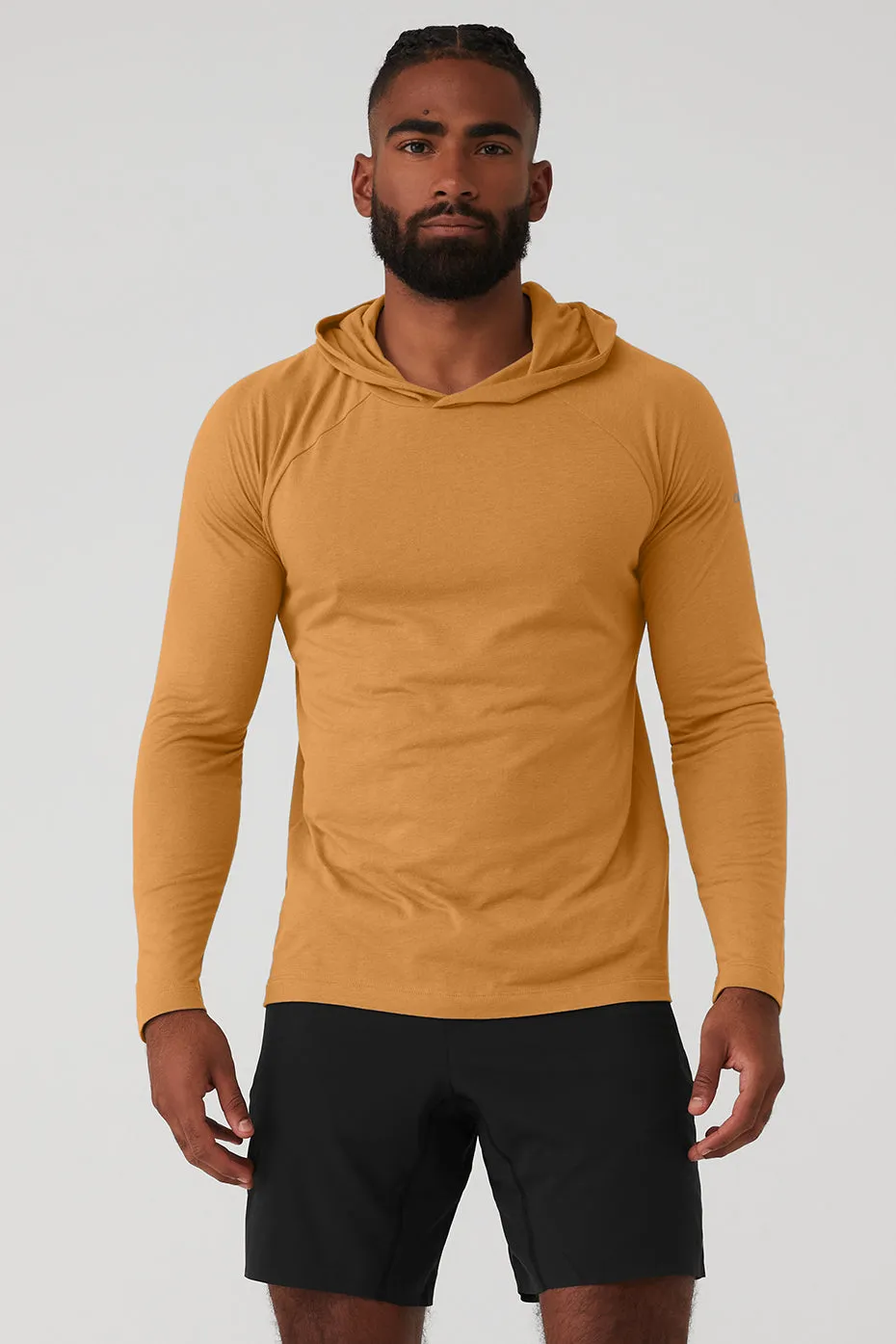 Core Hooded Runner - Toffee sold by Alo Yoga