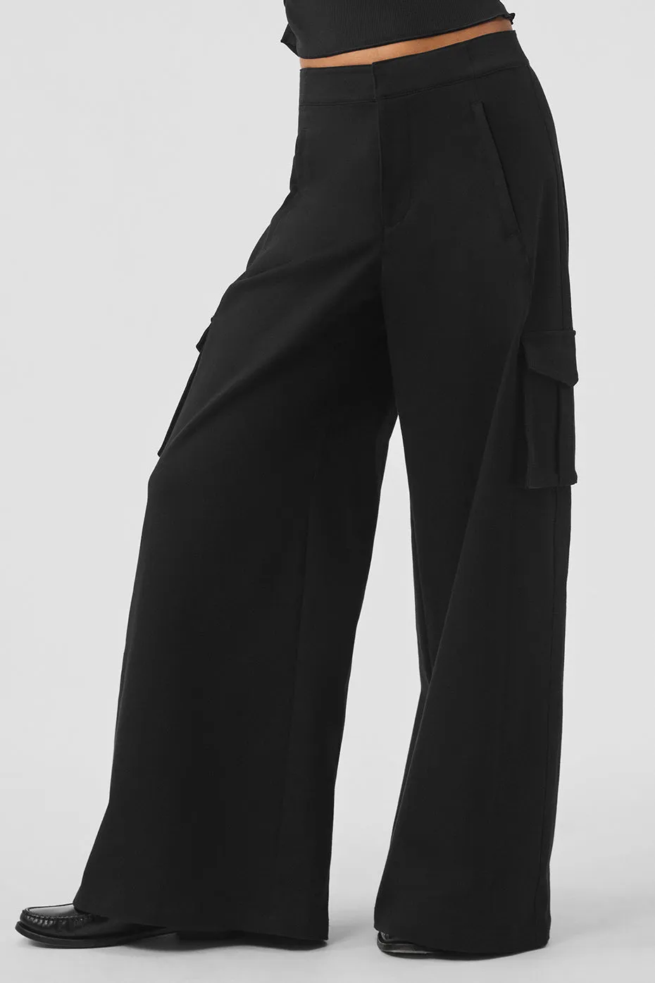 Show Off Cargo Wide Leg Trouser (Regular) - Black sold by Alo Yoga