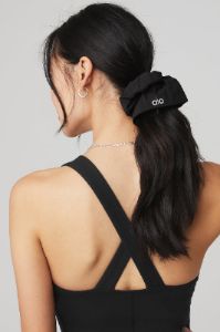 Oversized Scrunchie - Black sold by Alo Yoga
