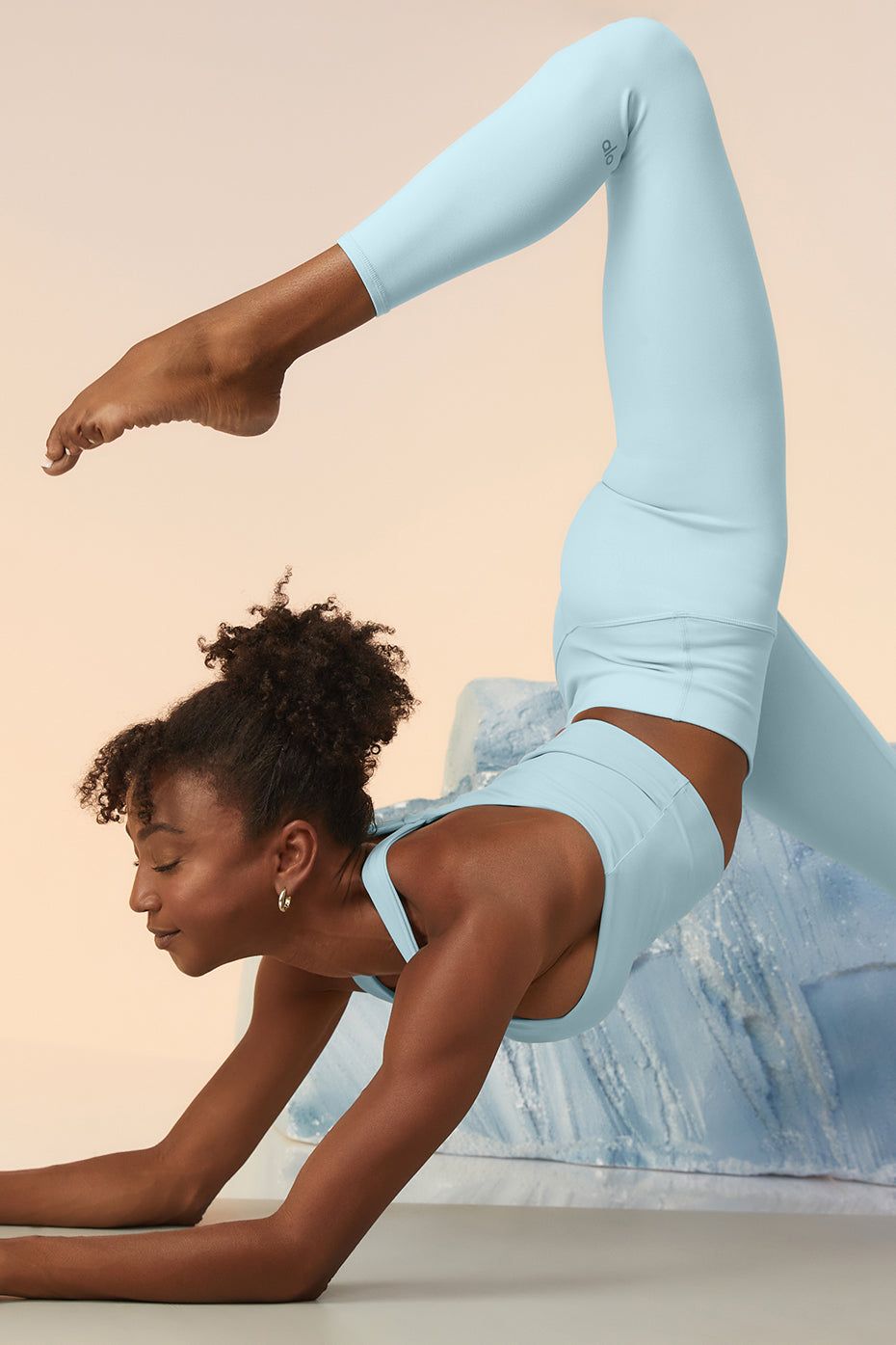 Airbrush Real Bra Tank & 7/8 High-Waist Airbrush Legging Set sold by Alo Yoga product image thumbnail 18