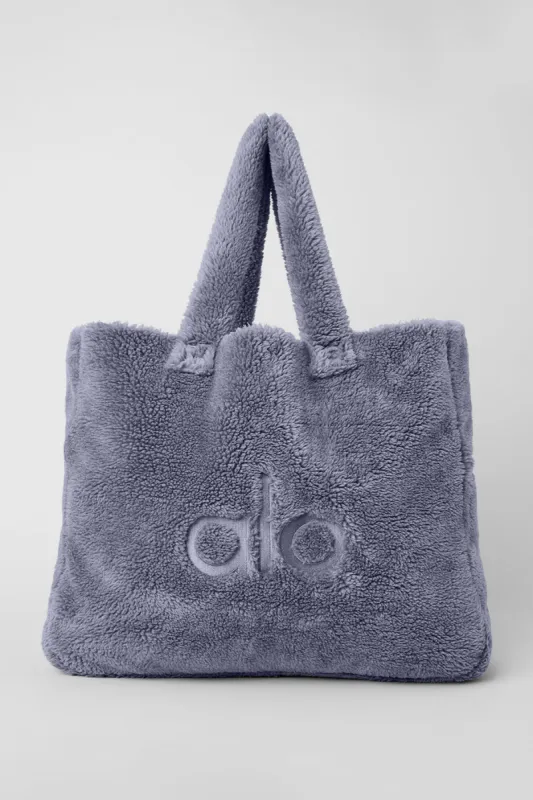 Foxy Sherpa Tote - Fog sold by Alo Yoga