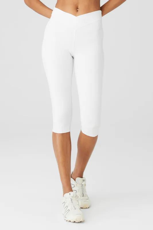 Airbrush V-Cut Define Capri - White sold by Alo Yoga