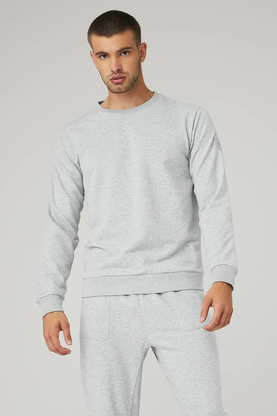 Qualifier Crewneck - Athletic Heather Grey sold by Alo Yoga