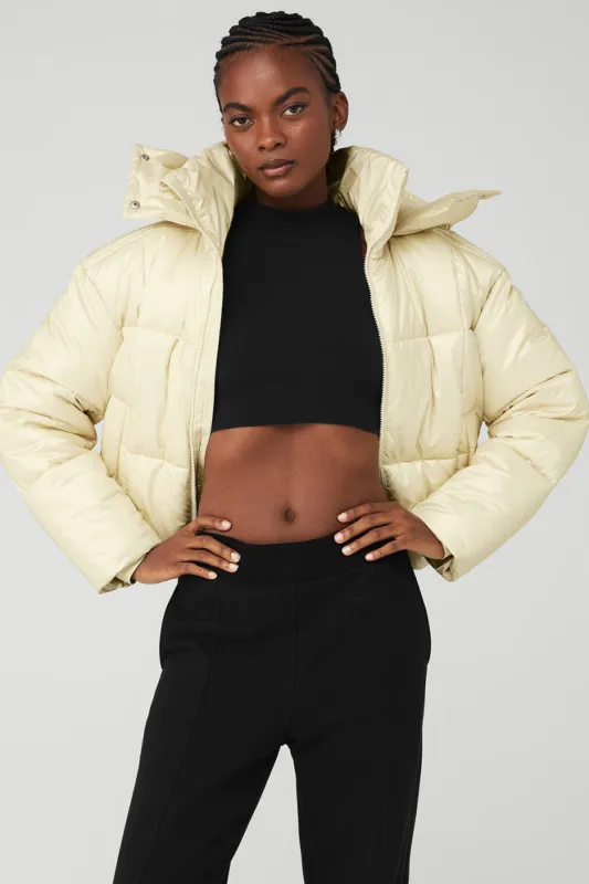 Pearlized Pristine Puffer - French Vanilla sold by Alo Yoga