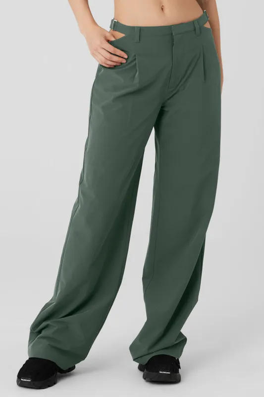 Mid-Rise Showdown Trouser - Dark Cactus sold by Alo Yoga