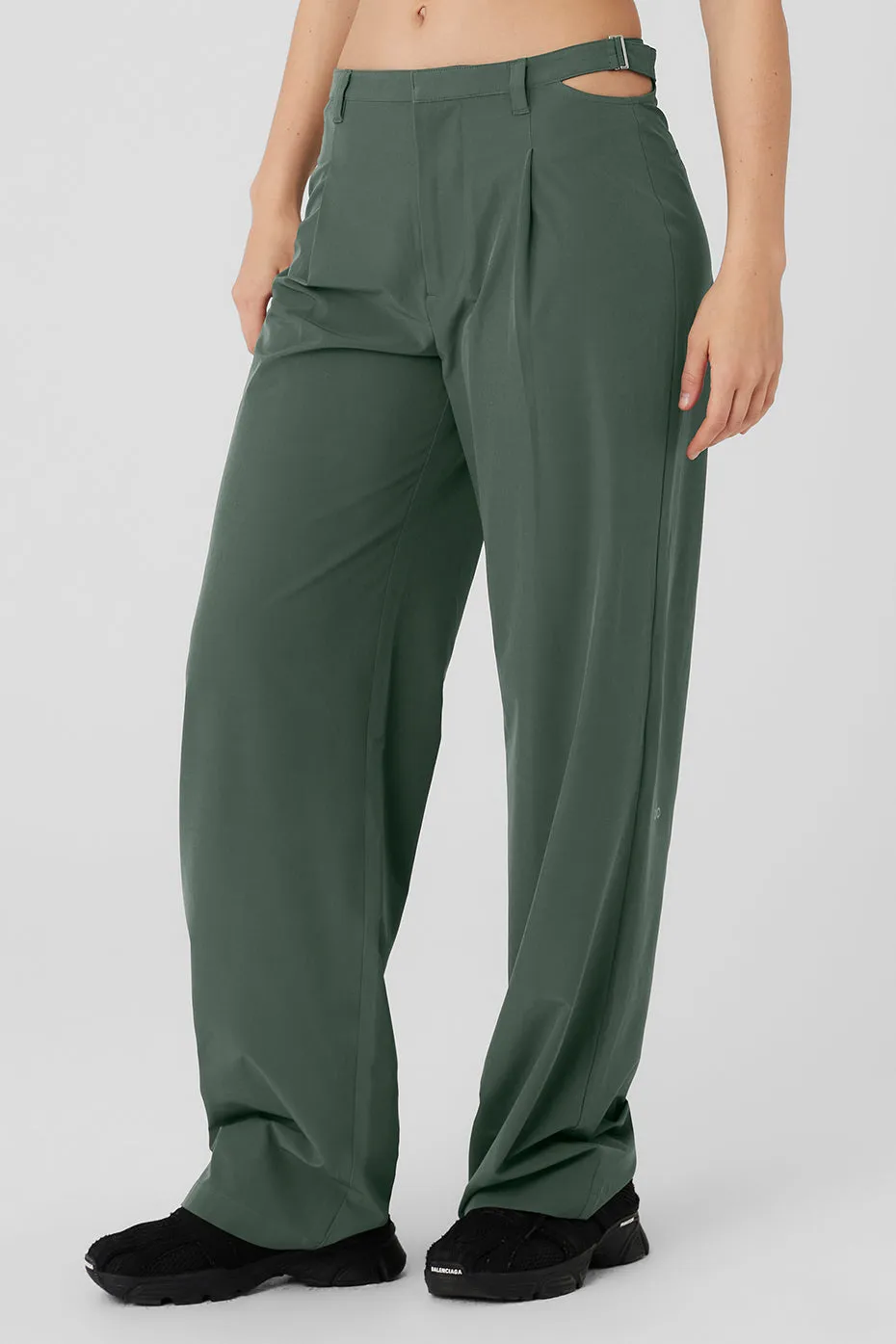 Mid-Rise Showdown Trouser - Dark Cactus sold by Alo Yoga product image thumbnail 3