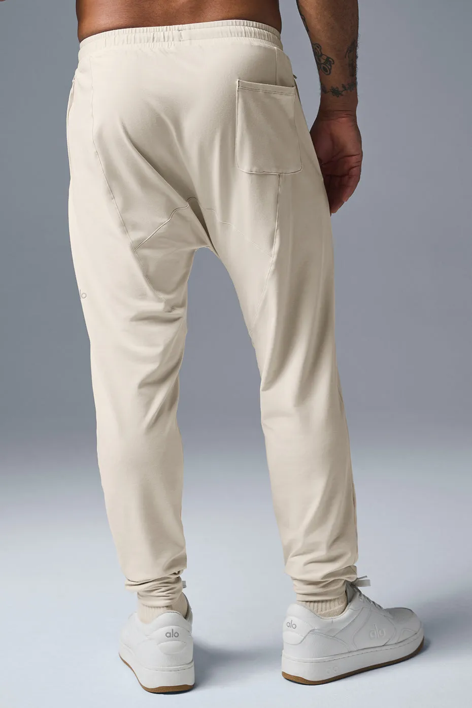 Conquer Revitalize Pant - Bone sold by Alo Yoga product image thumbnail 2