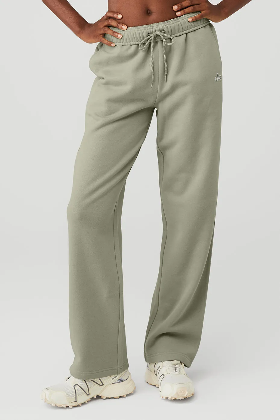 Accolade Straight Leg Sweatpant - Limestone sold by Alo Yoga