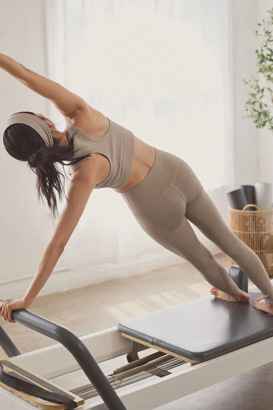 7/8 High-Waist Airlift Legging - Gravel sold by Alo Yoga product image thumbnail 3