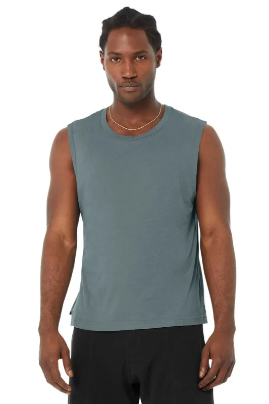 The Triumph Muscle Tank - Slate sold by Alo Yoga