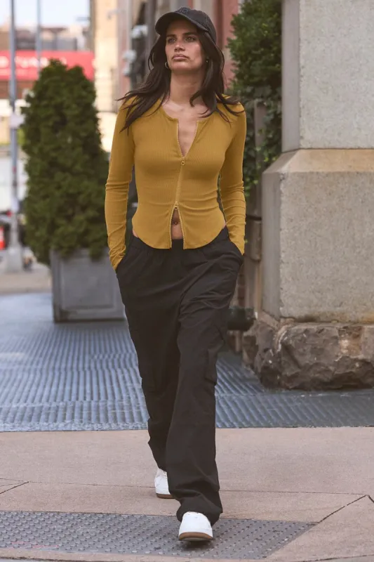 Prospect Pant - Black sold by Alo Yoga
