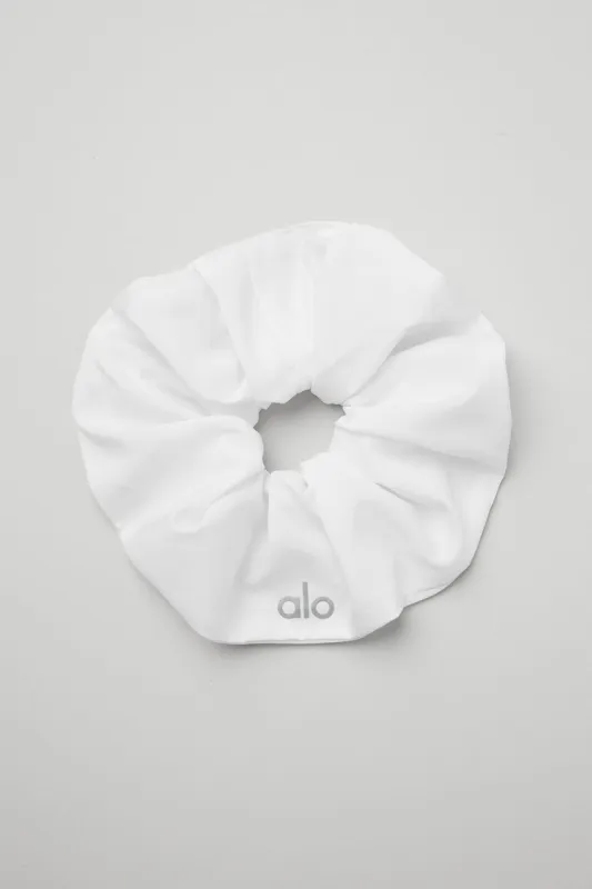 Oversized Scrunchie - White sold by Alo Yoga