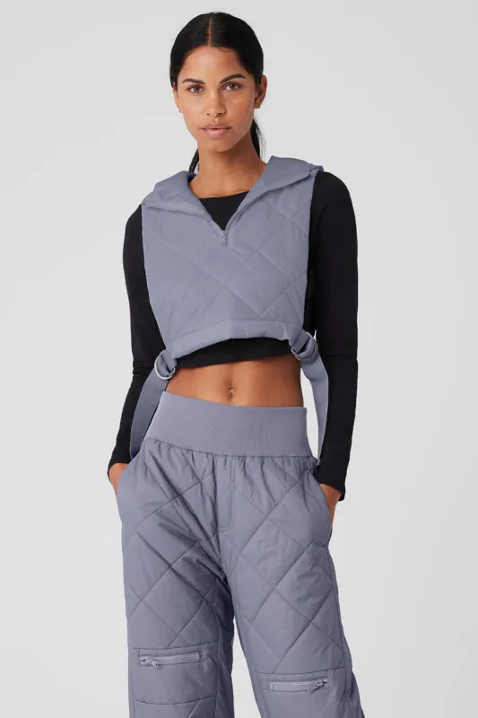Cropped Snowrider Sleeveless Puffer Top - Fog made by Alo Yoga