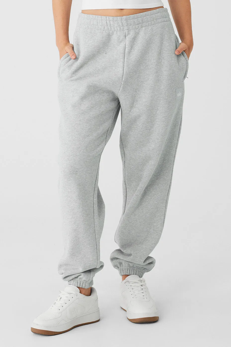 Cuffed Renown Heavy Weight Sweatpant - Athletic Heather Grey sold by Alo Yoga