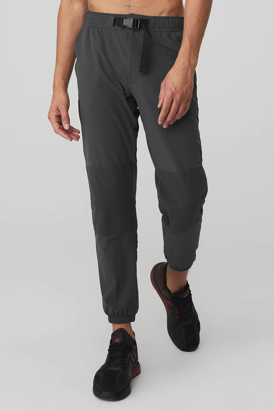 Talus Tech Pant - Anthracite sold by Alo Yoga
