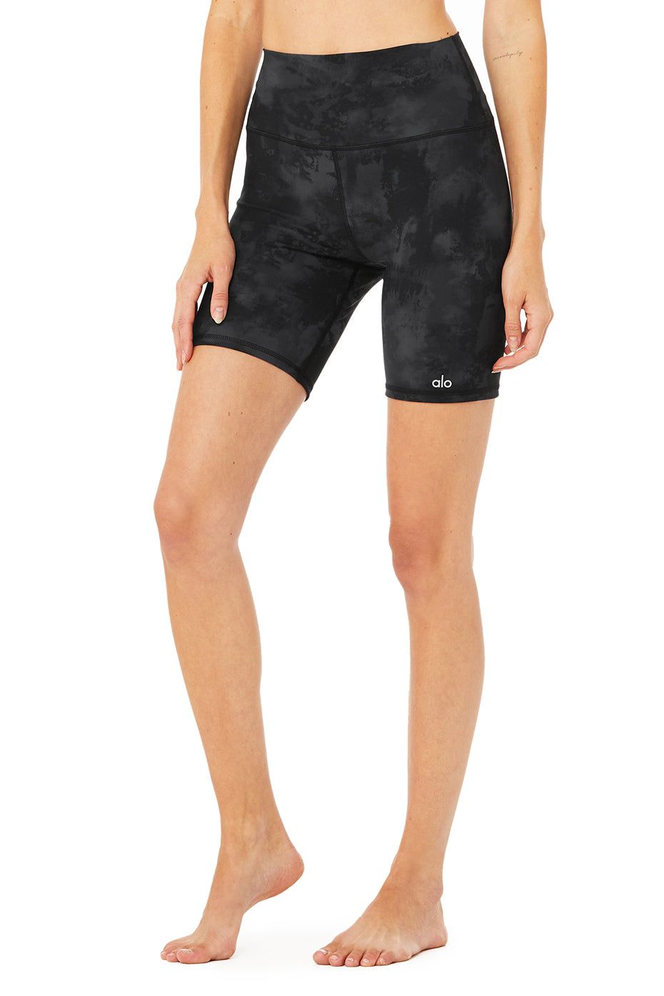High-Waist Solarized Tie-Dye Biker Short - Black sold by Alo Yoga