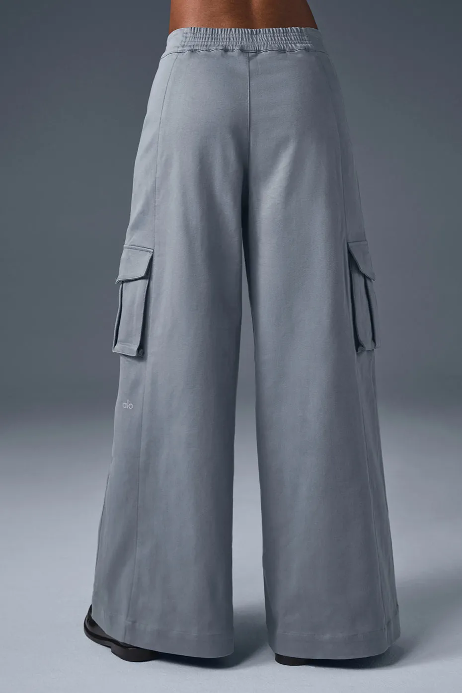 Show Off Cargo Wide Leg Trouser (Regular) - Steel Grey sold by Alo Yoga product image thumbnail 3