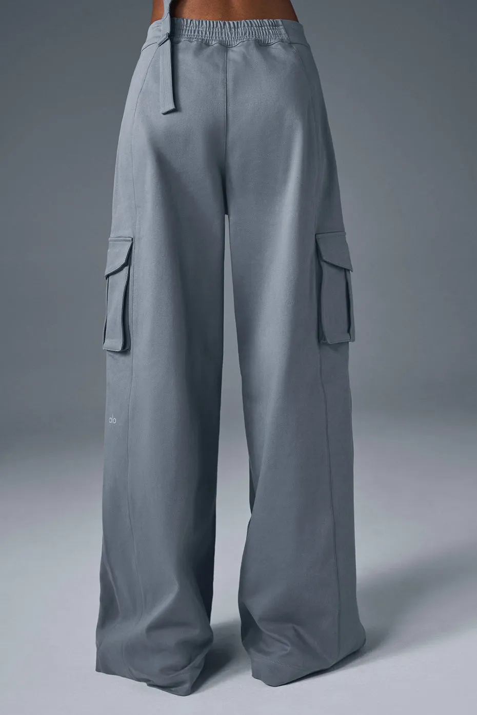 Show Off Cargo Wide Leg Trouser (Long) - Steel Grey sold by Alo Yoga product image thumbnail 3
