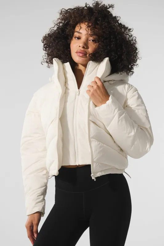 Glacier Puffer - Ivory sold by Alo Yoga
