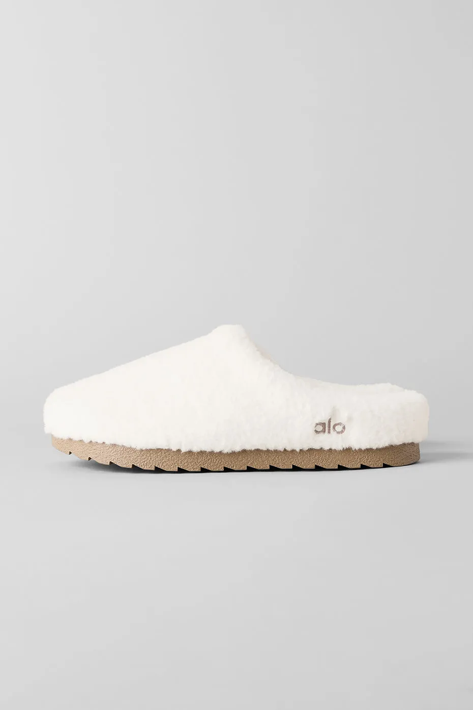 Sherpa Recovery Slipper - Ivory sold by Alo Yoga