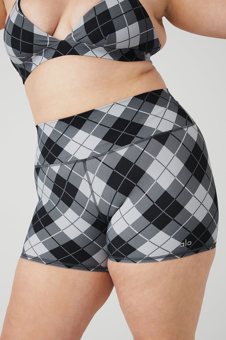 Vapor Argyle Splendor Bra & Vapor High-Waist Argyle Short Set - Black/Anthracite sold by Alo Yoga product image thumbnail 4